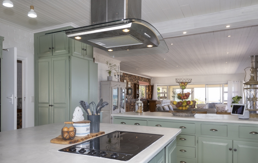 6 Bedroom Property for Sale in West Beach Eastern Cape